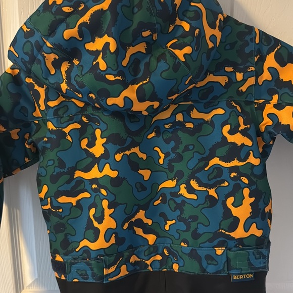 Burton one piece snowsuit - Picture 6 of 7